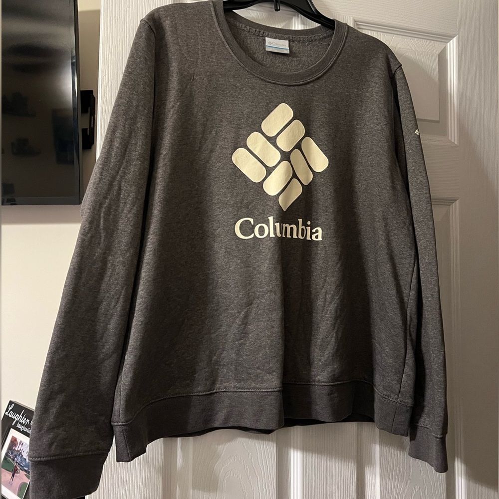 NWOT Columbia Crew Neck Sweatshirt!